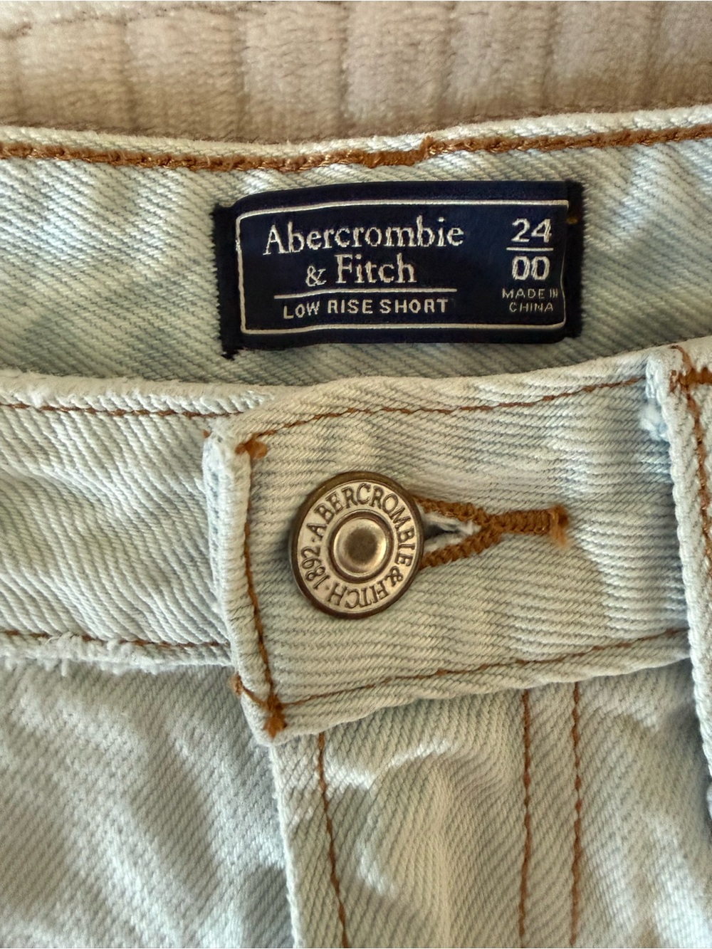 Abercrombie & Fitch Low Rise Short White Waist 24 - Picture 3 of 4